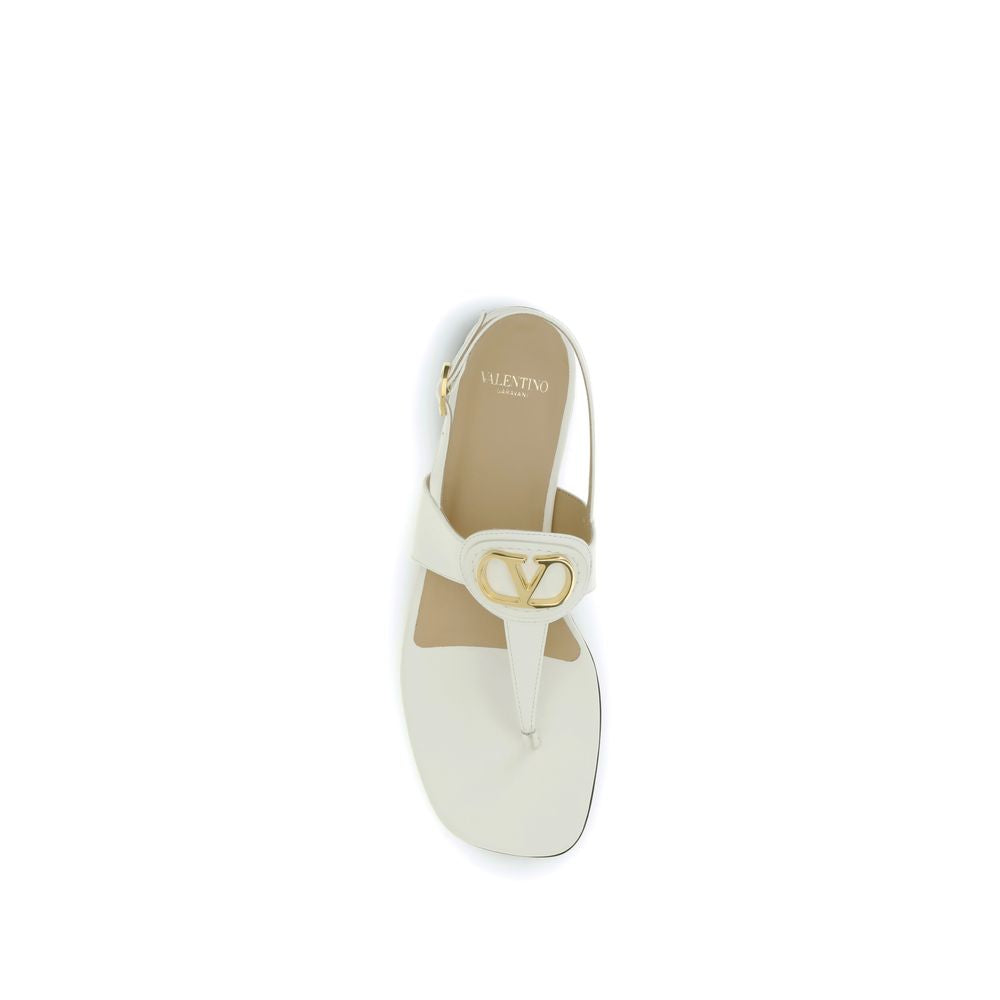 Sandales plates Valentino Garavani en cuir de veau beige