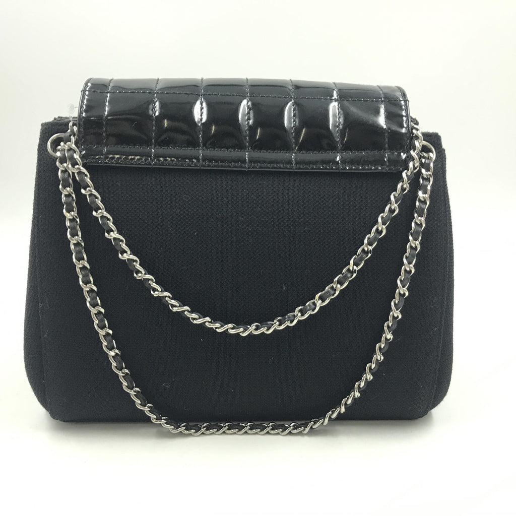 Sac à bandoulière en cuir verni Chanel Chocolate Bar