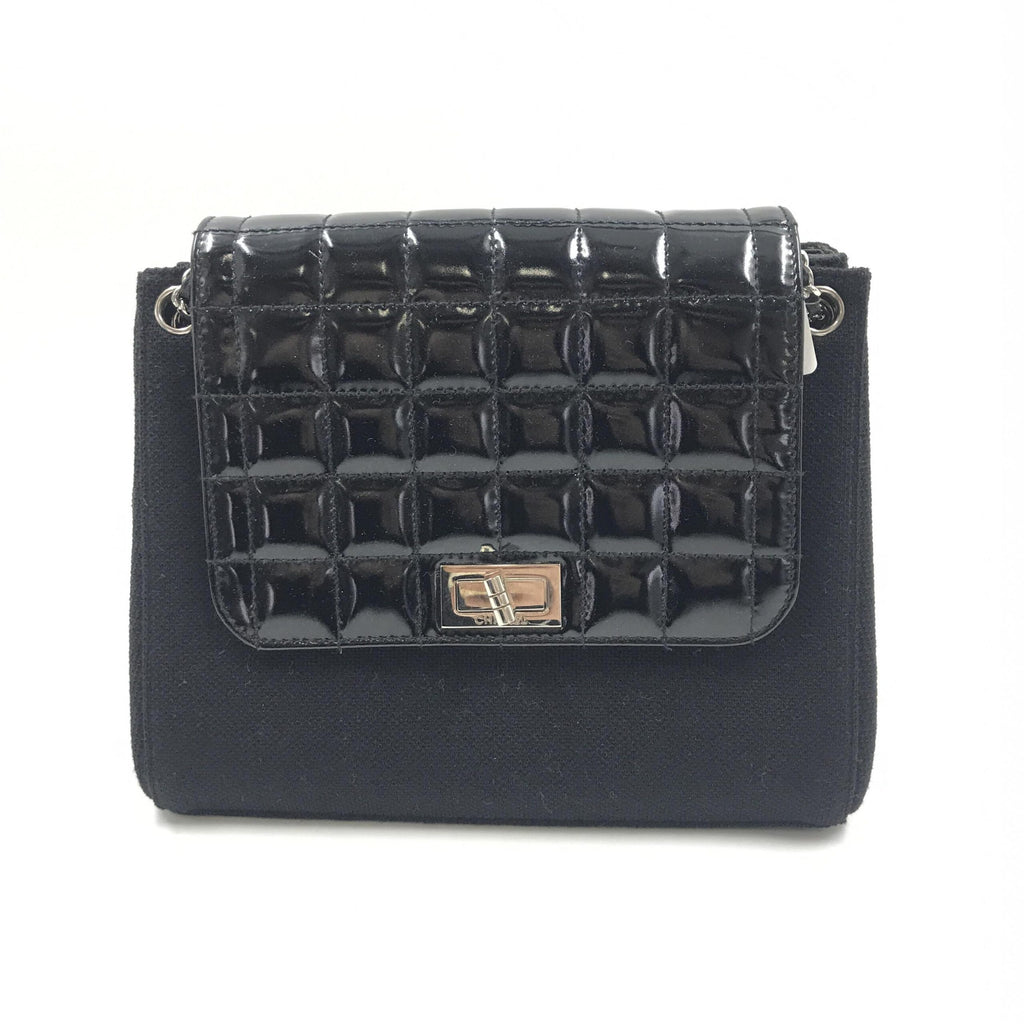 Sac à bandoulière en cuir verni Chanel Chocolate Bar