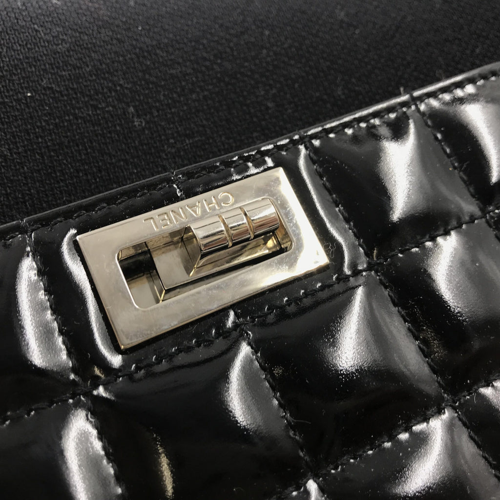 Sac à bandoulière en cuir verni Chanel Chocolate Bar