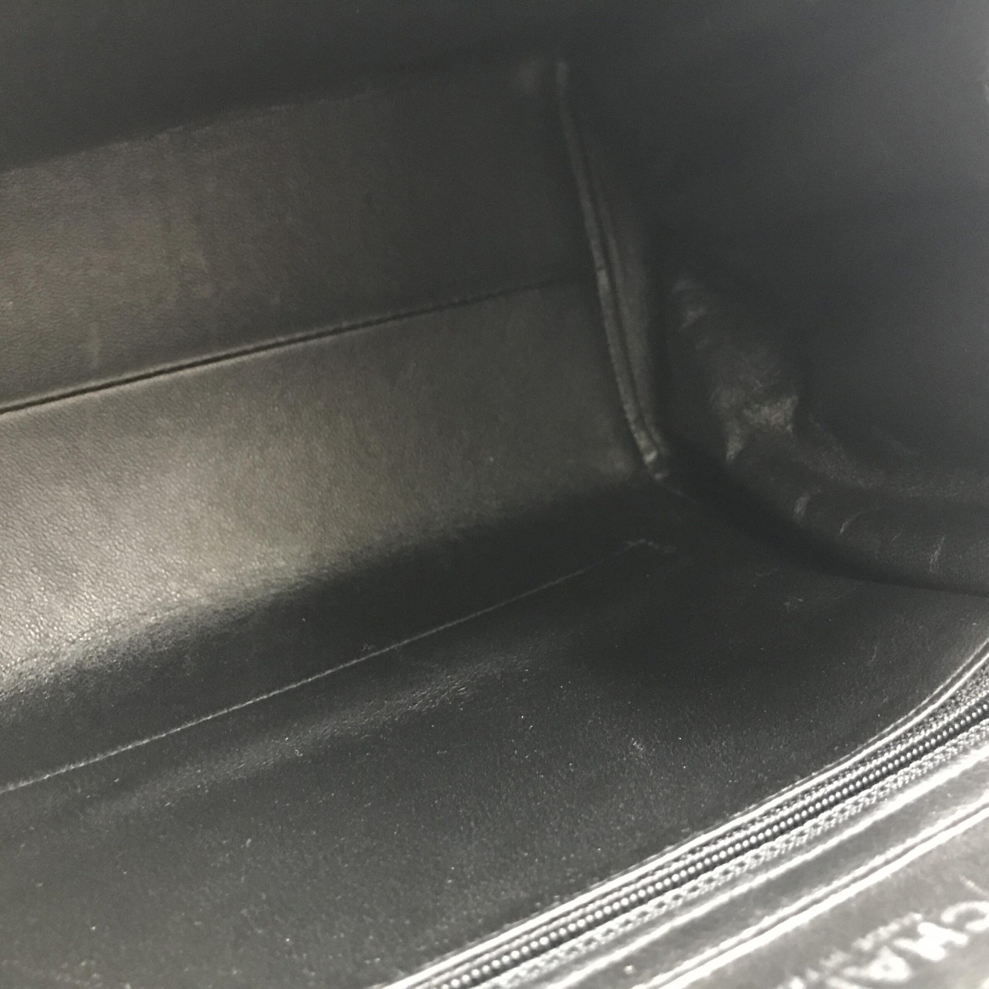 Sac à bandoulière en cuir verni Chanel Chocolate Bar