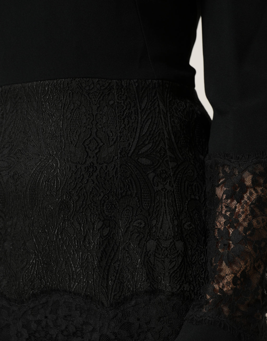 Robe mi-longue Dolce & Gabbana en dentelle noire à manches longues et empiècements transparents
