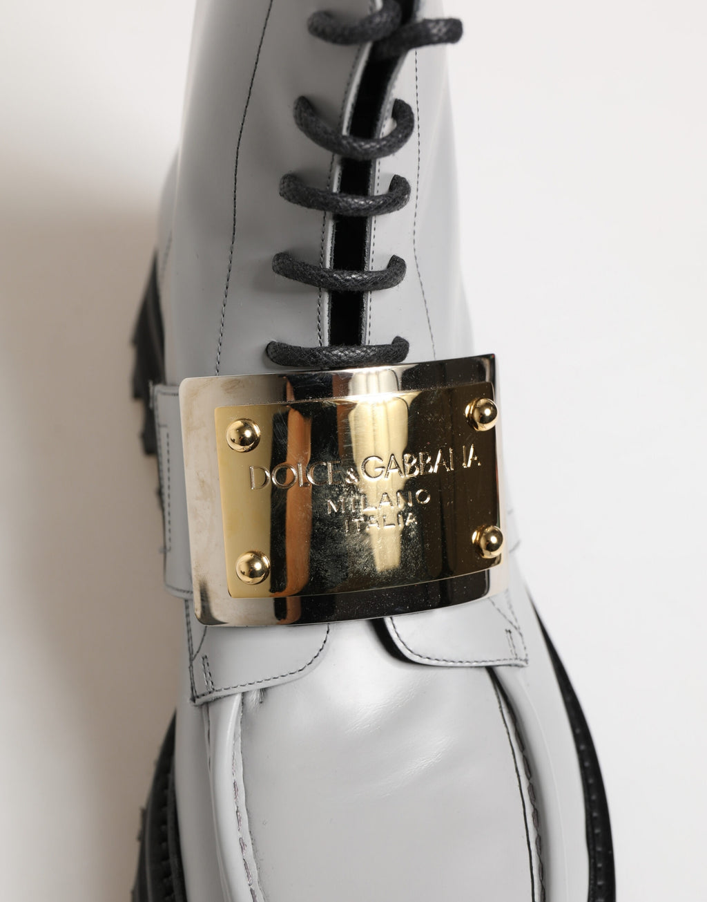 Dolce & Gabbana Stiefeletten aus grauem Leder mit Logo-Plakette