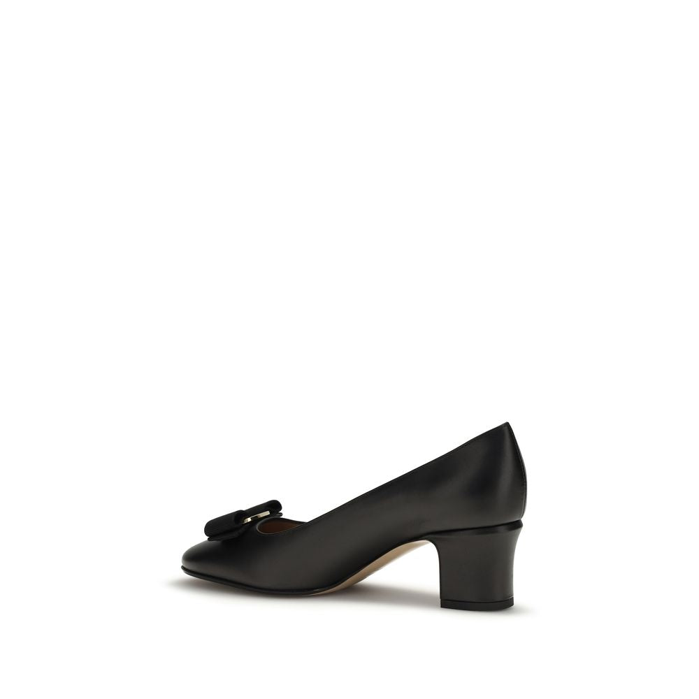 Ferragamo Black Pumps detail view