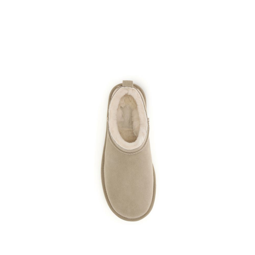 Bottes cheville UGG en cuir de veau beige Bos Taurus