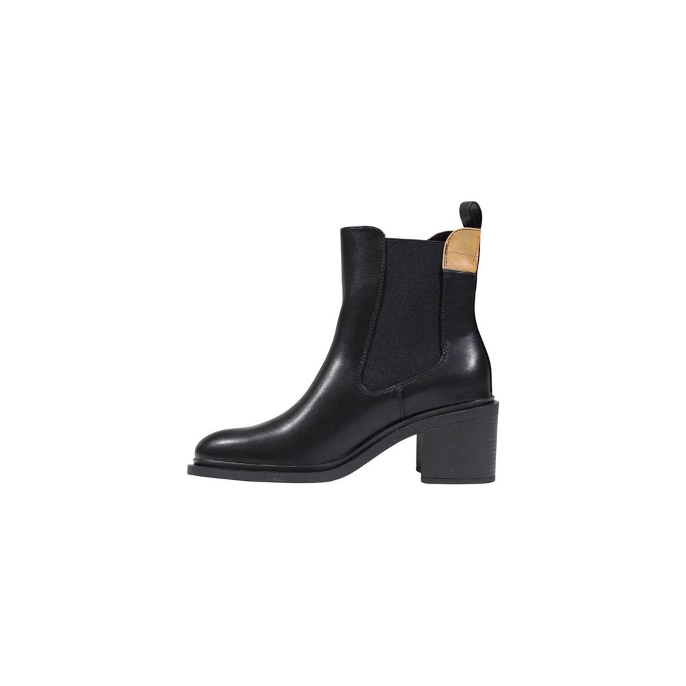 Alviero Martini Prima Classe Black Ankle for Women detail view