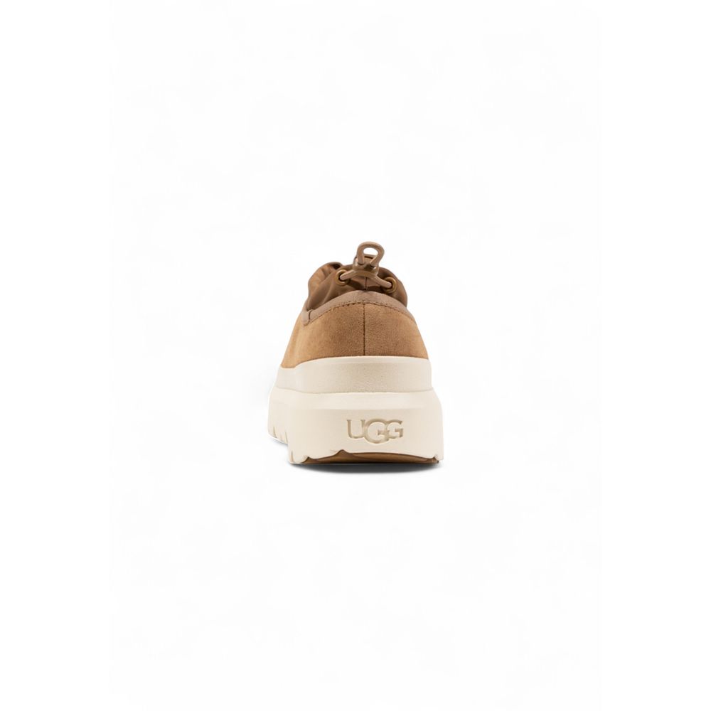 Sabots en cuir suédé beige UGG