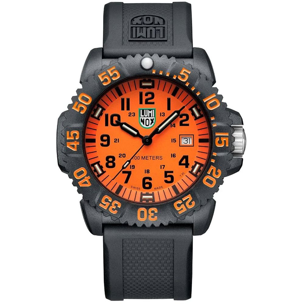 Montre de sport en résine noire Luminox