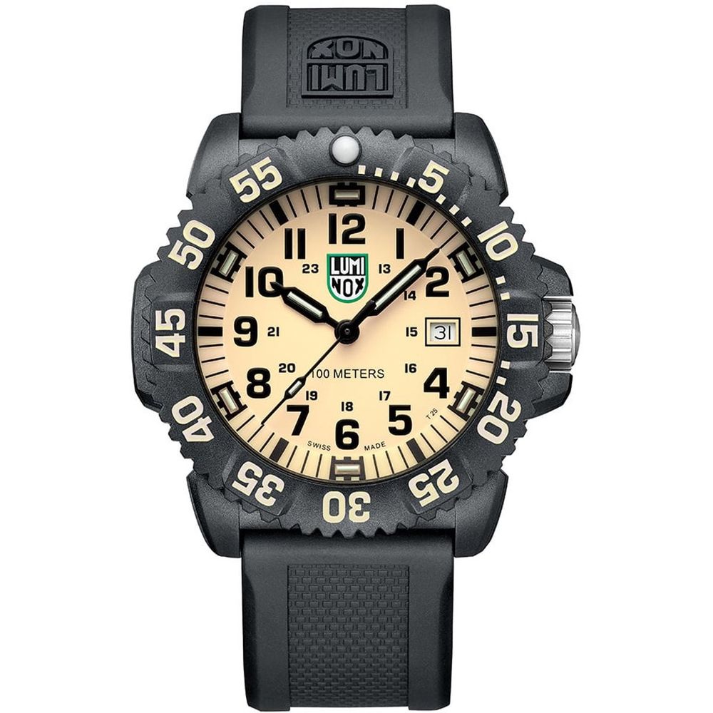 Montre de sport en résine noire Luminox