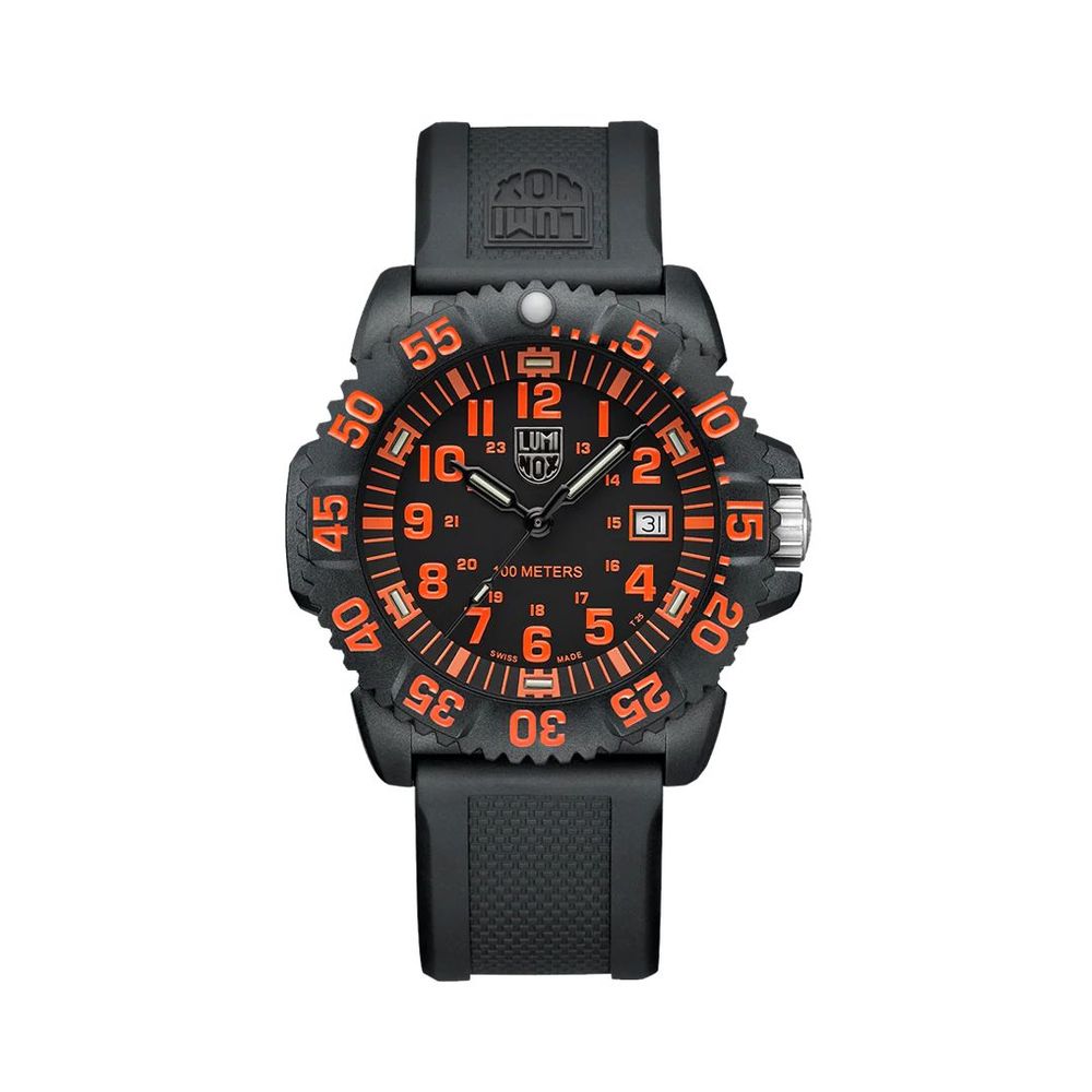 Montre de sport en résine noire Luminox