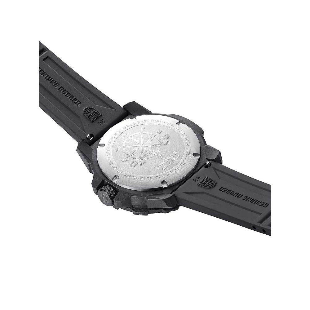 Montre de sport en résine noire Luminox