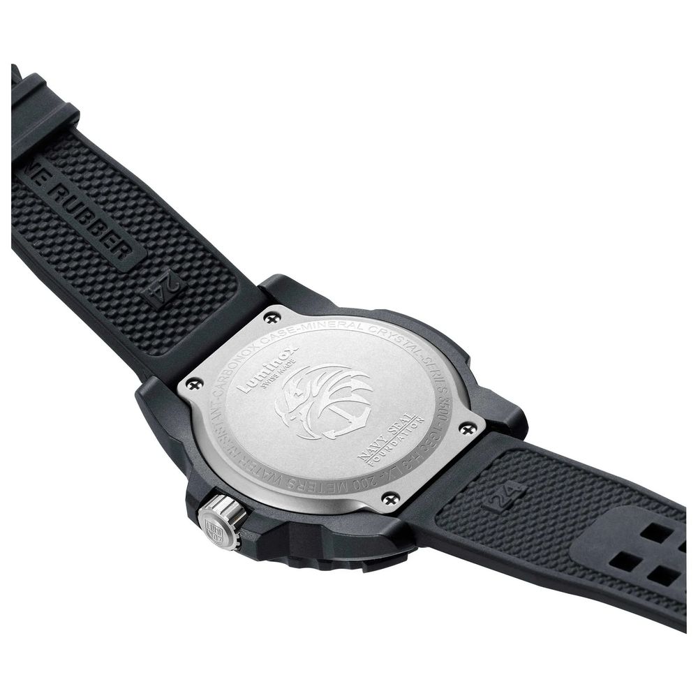 Montre de sport Luminox en caoutchouc noir