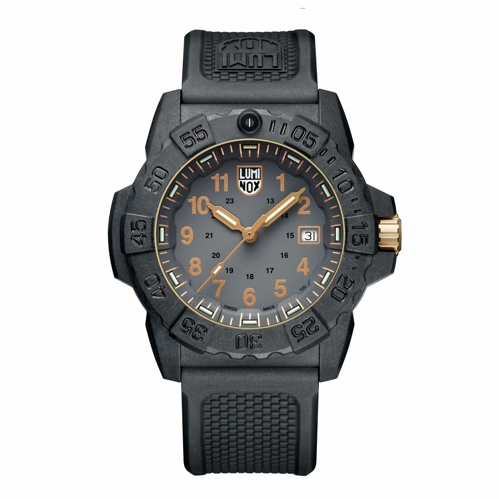 Montre de sport Luminox en caoutchouc noir