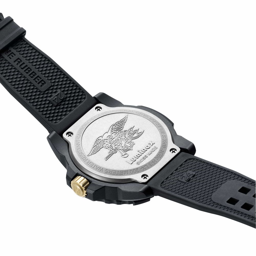 Montre de sport Luminox en caoutchouc noir