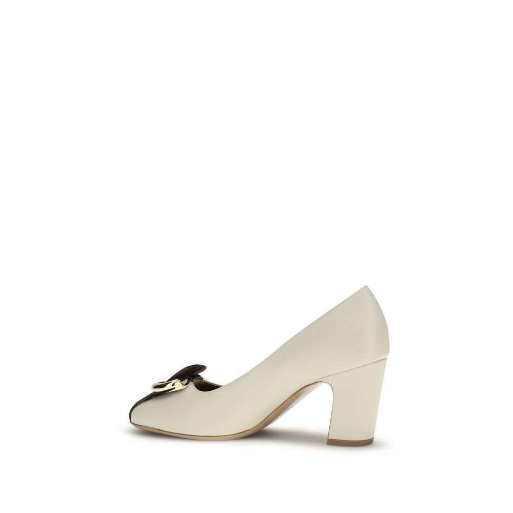Escarpins Ferragamo en cuir de veau beige Bos Taurus à talon haut