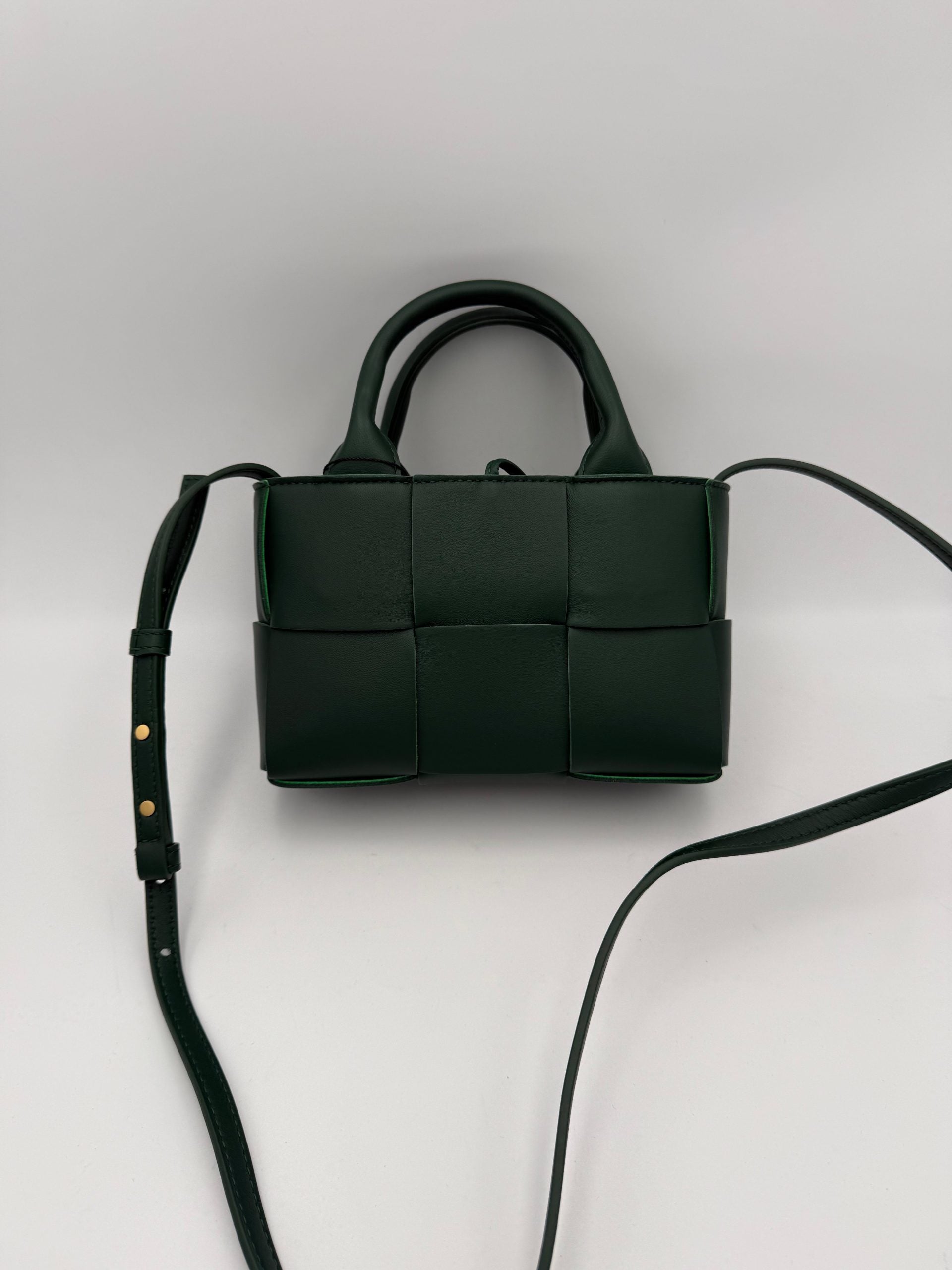 Bottega Veneta Green Handbag for Women detail view