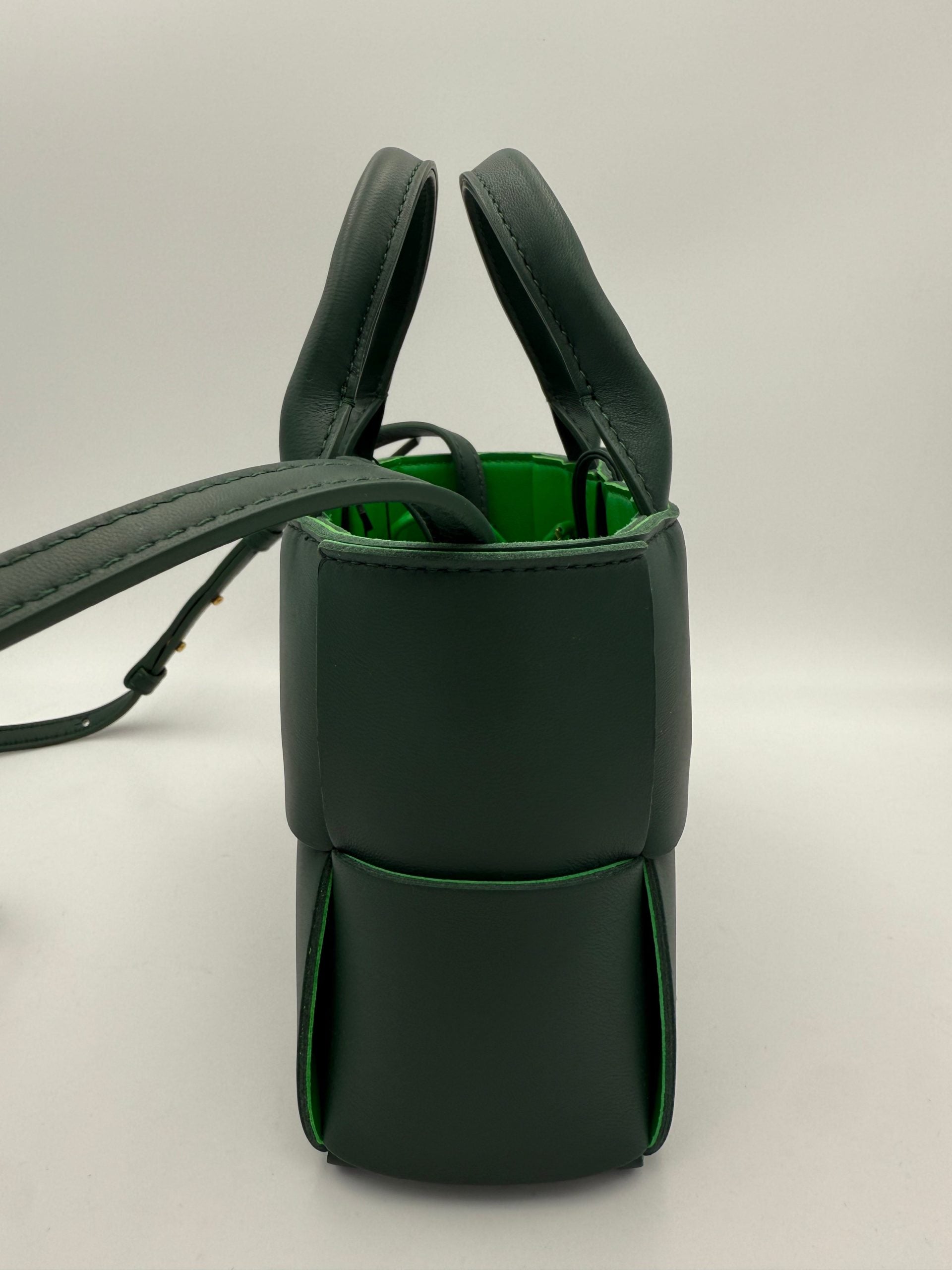 Bottega Veneta Green Handbag for Women additional view