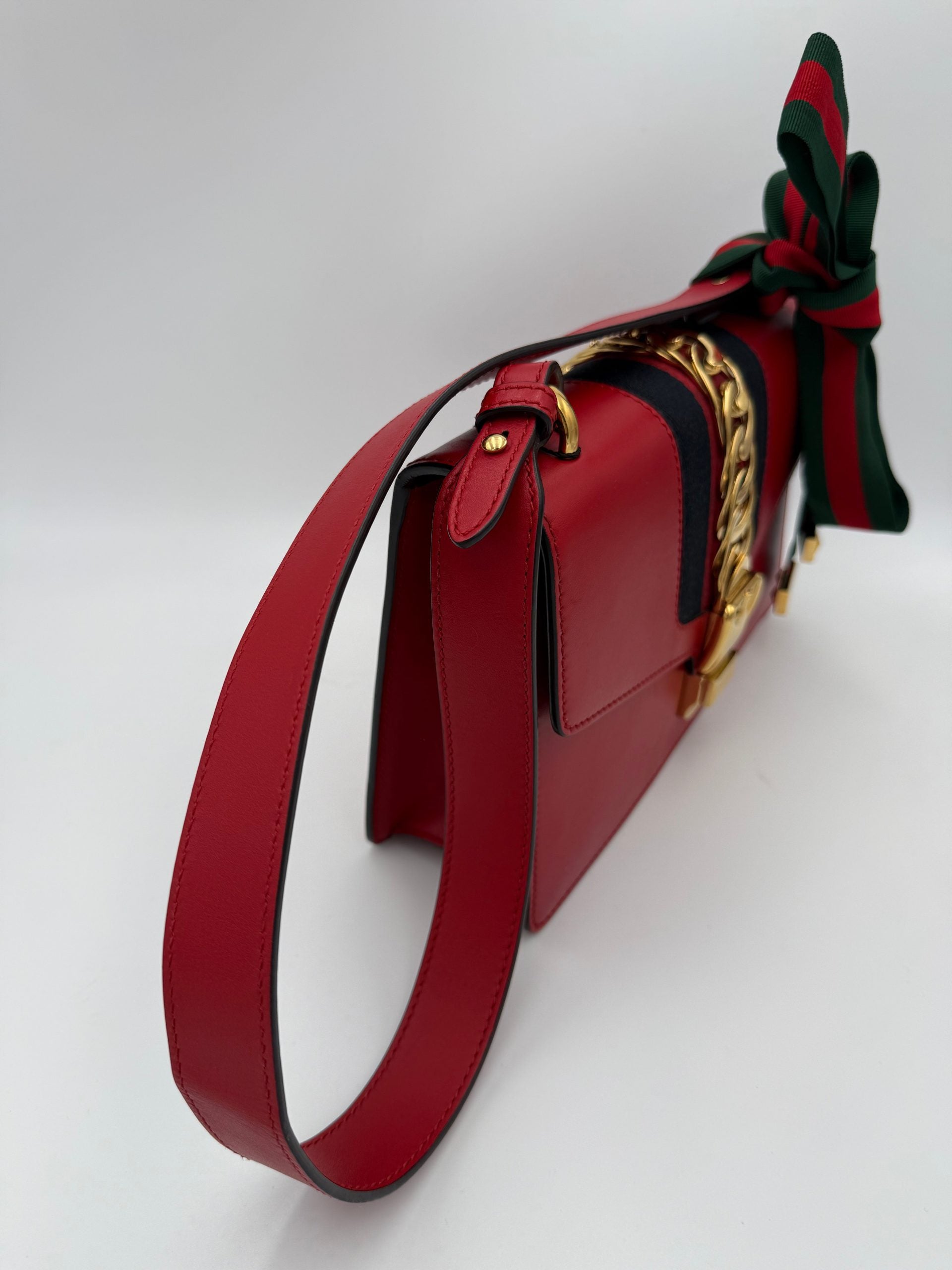 Sac à main rouge GUCCI SYLVIE de Gucci