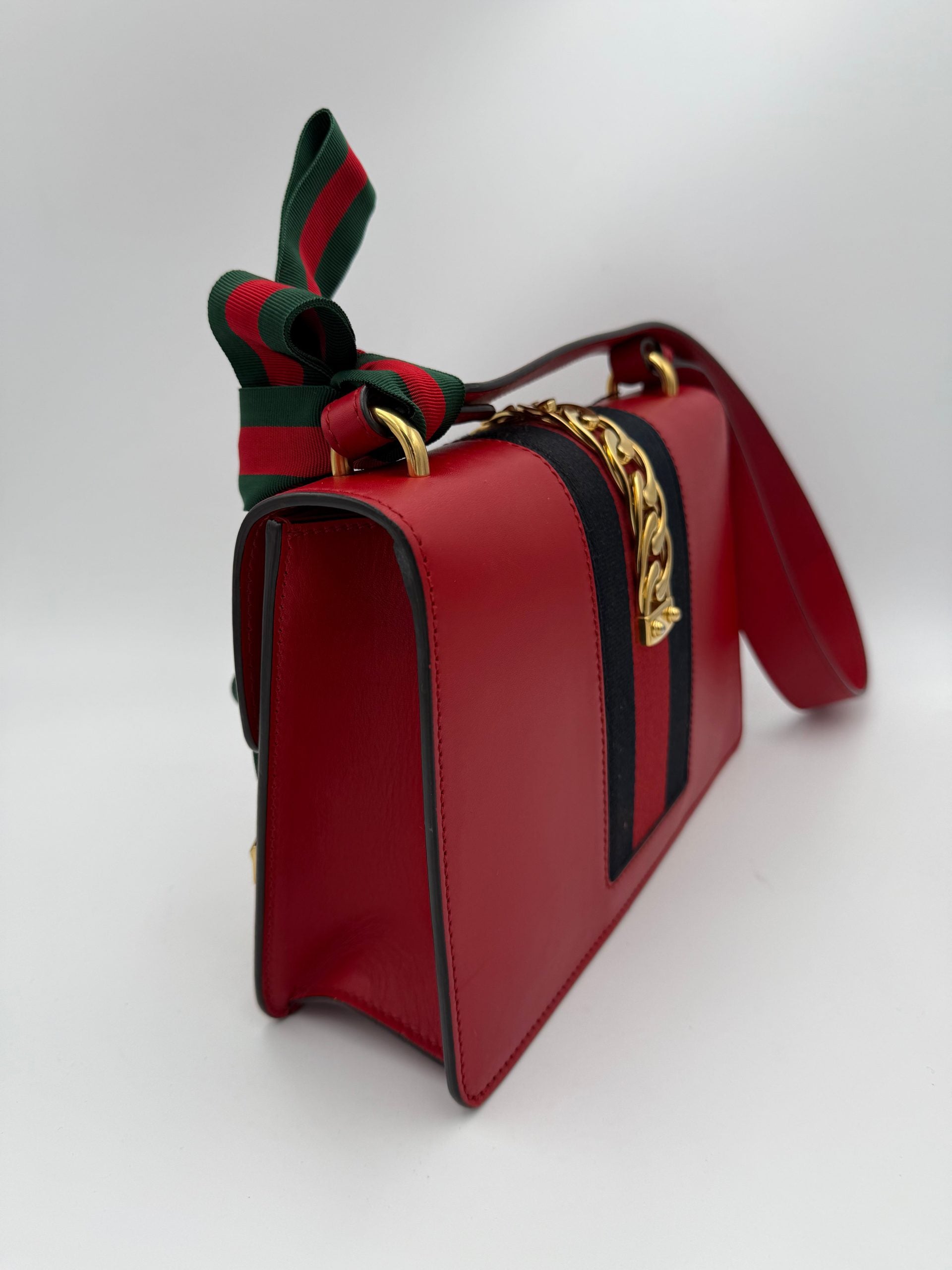 Sac à main rouge GUCCI SYLVIE de Gucci