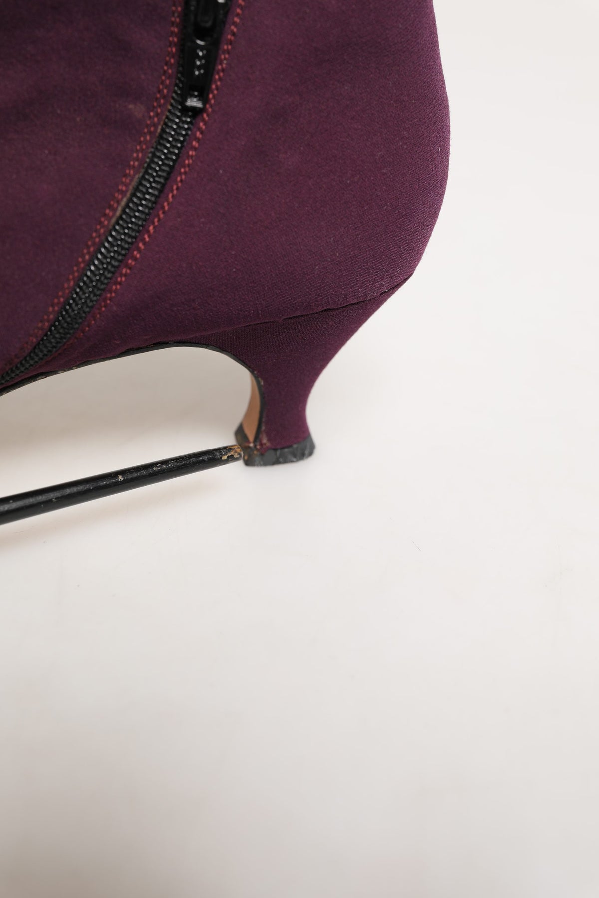 Dolce & Gabbana Stiefeletten aus lila Wildleder