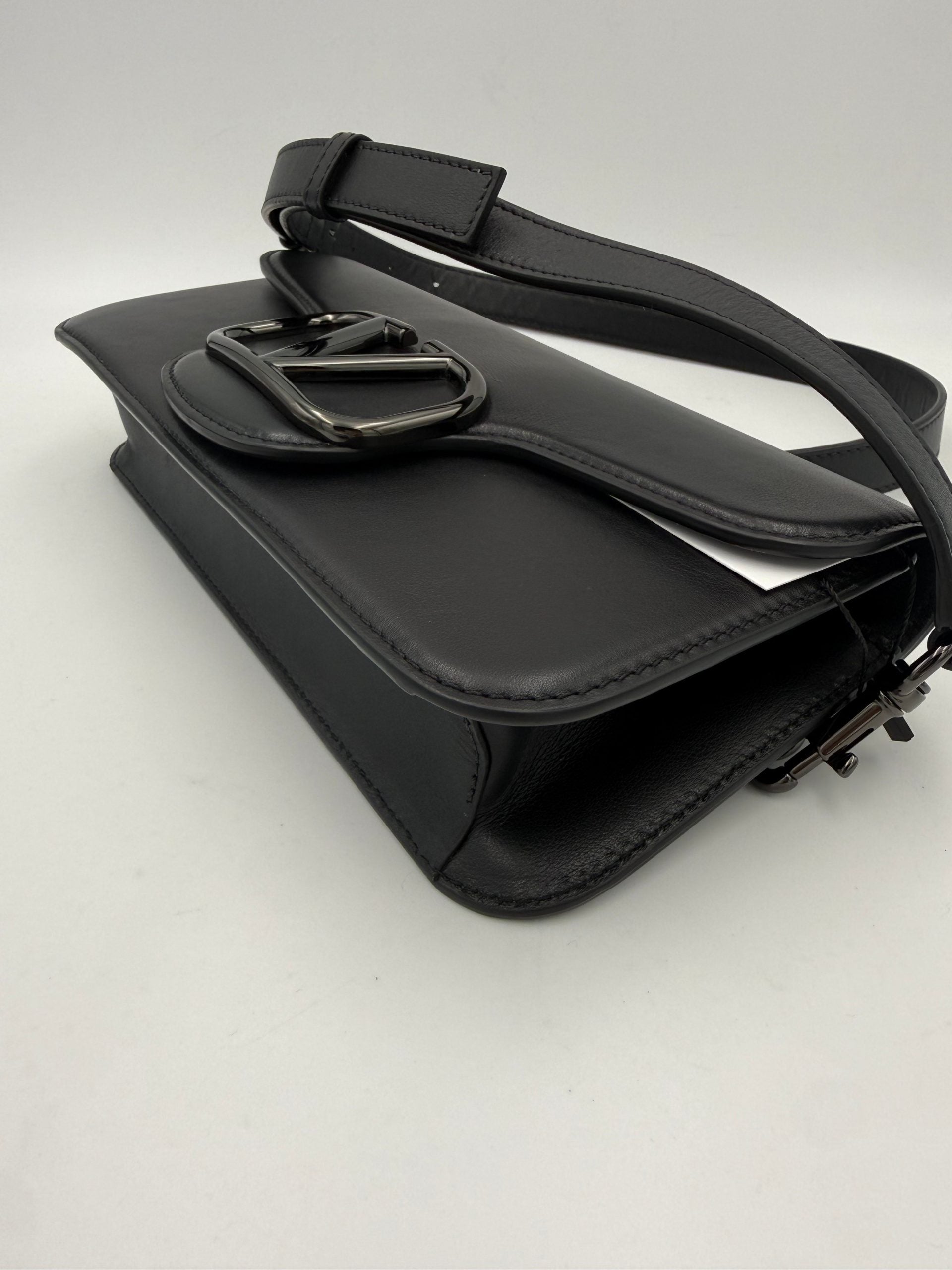 Valentino Garavani Black Handbag Unisex additional view