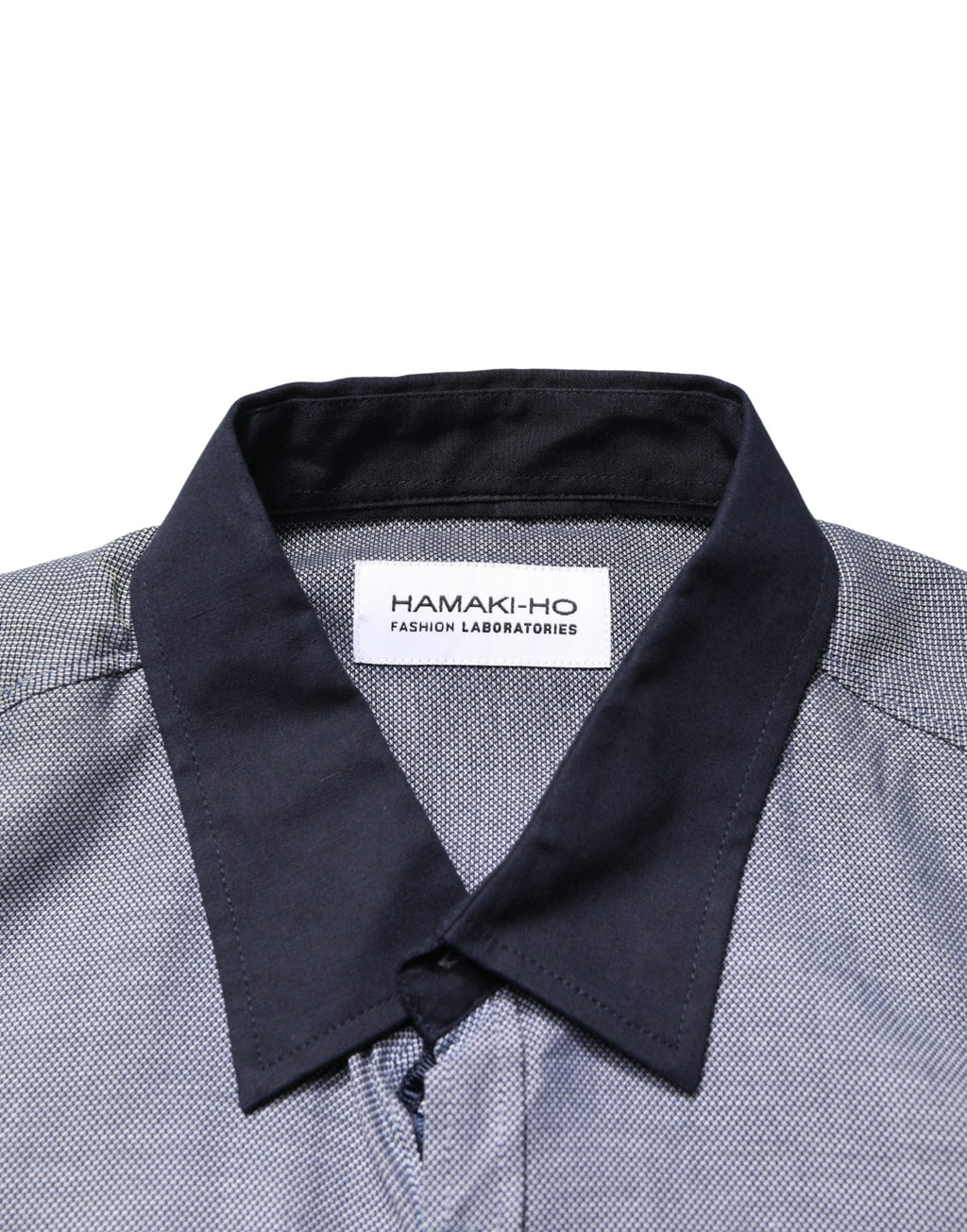 Chemise habillée Hamaki-Ho en coton bleu foncé à manches longues et col.