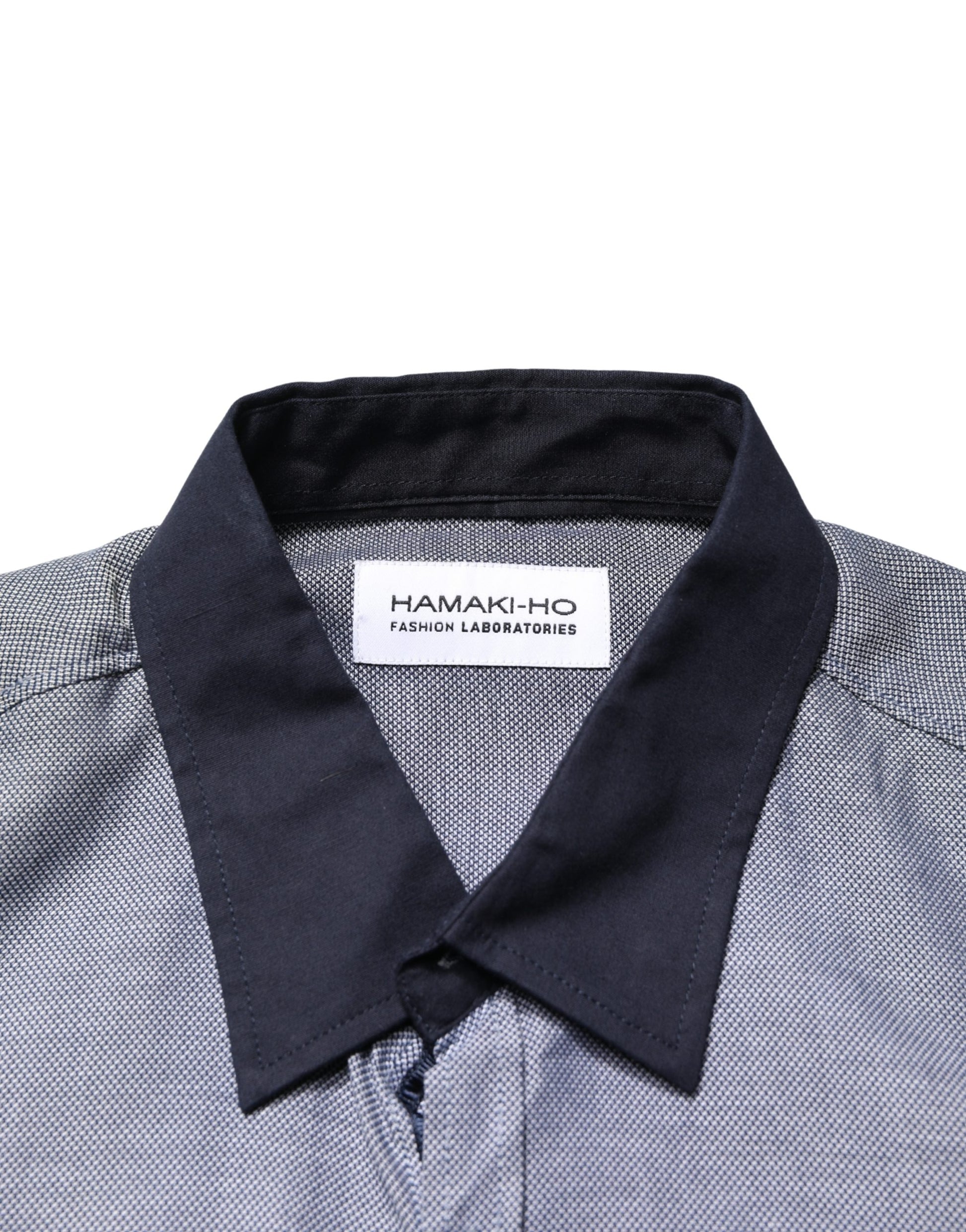 Chemise habillée Hamaki-Ho en coton bleu foncé à manches longues et col.