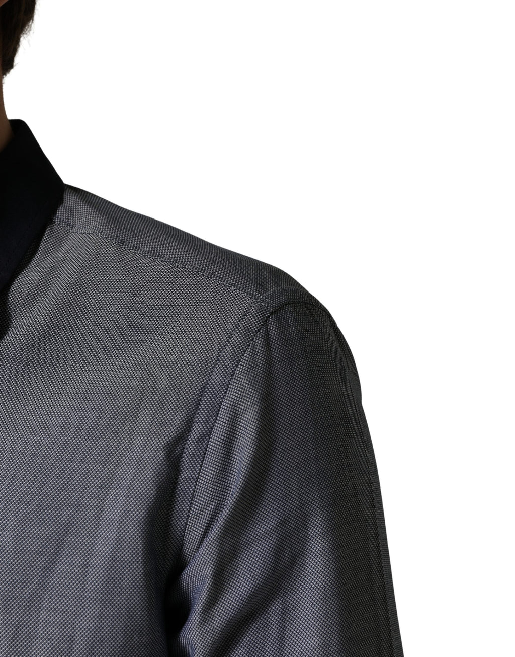 Chemise habillée Hamaki-Ho en coton bleu foncé à manches longues et col.