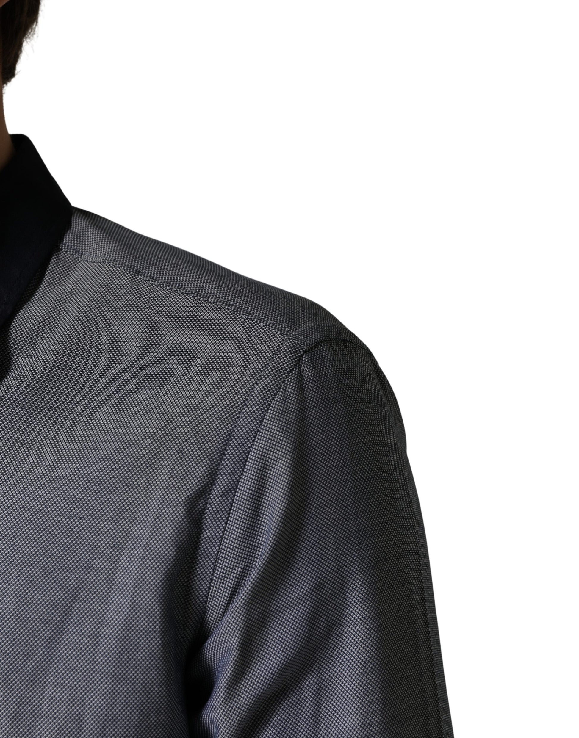Chemise habillée Hamaki-Ho en coton bleu foncé à manches longues et col.