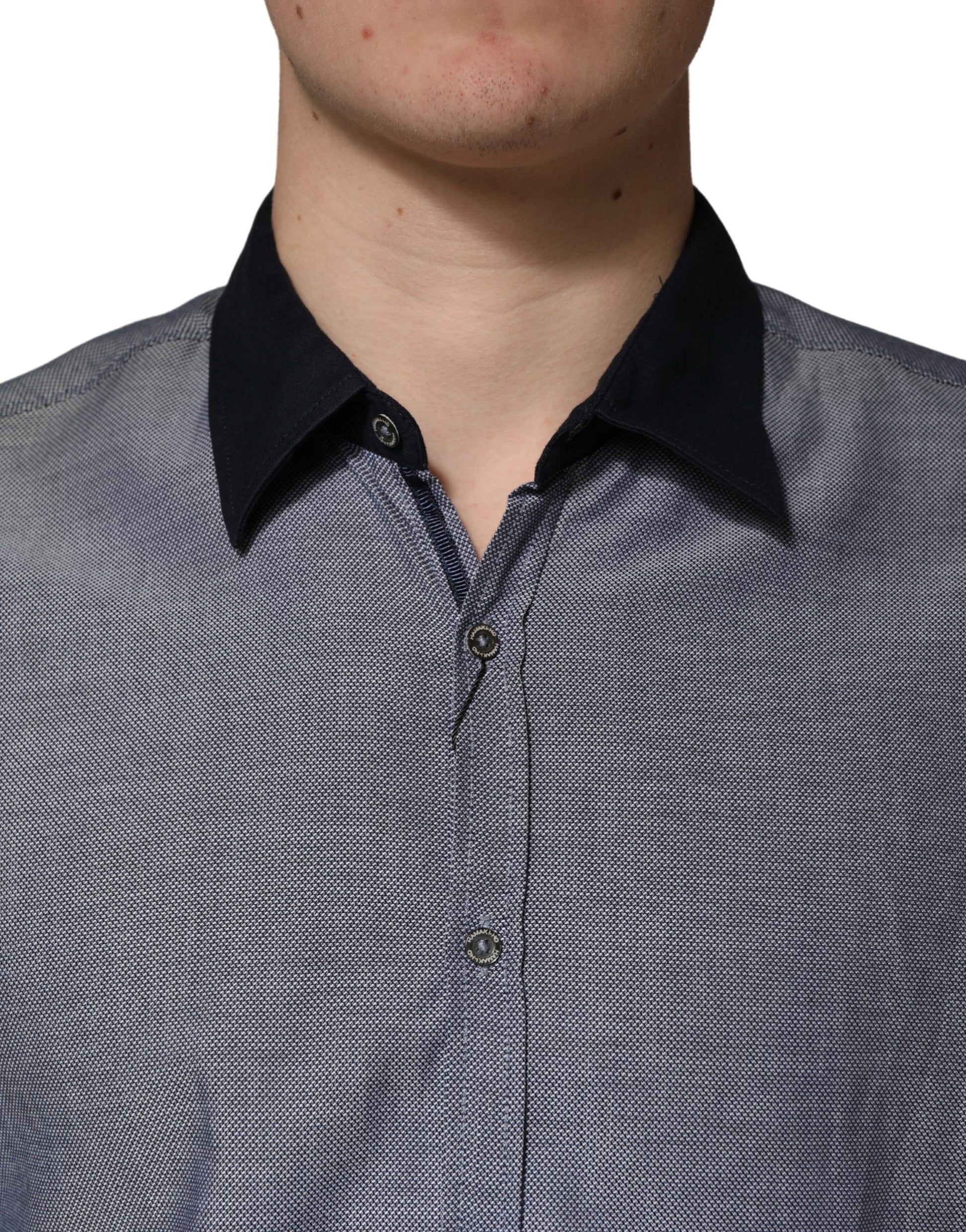 Chemise habillée Hamaki-Ho en coton bleu foncé à manches longues et col.
