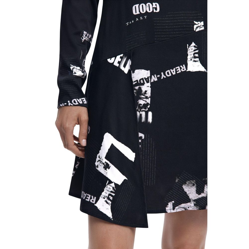 Desigual Black Short for Women detail view
