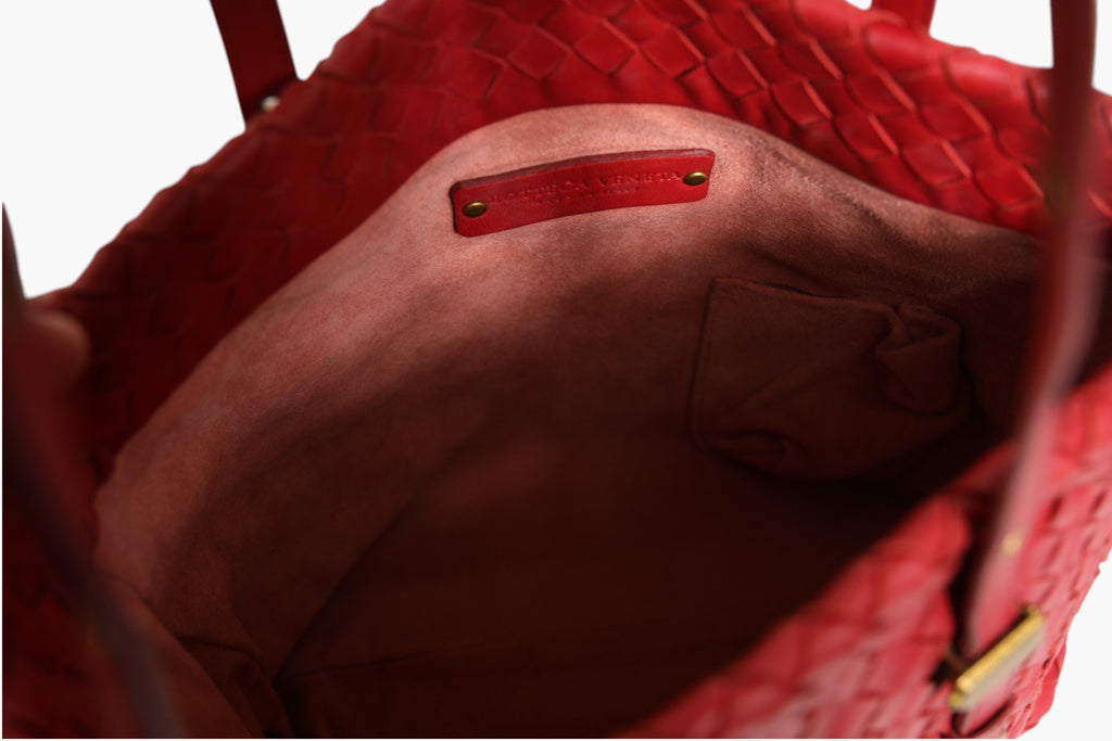Bottega Veneta Red Tote Bags for Women detail view