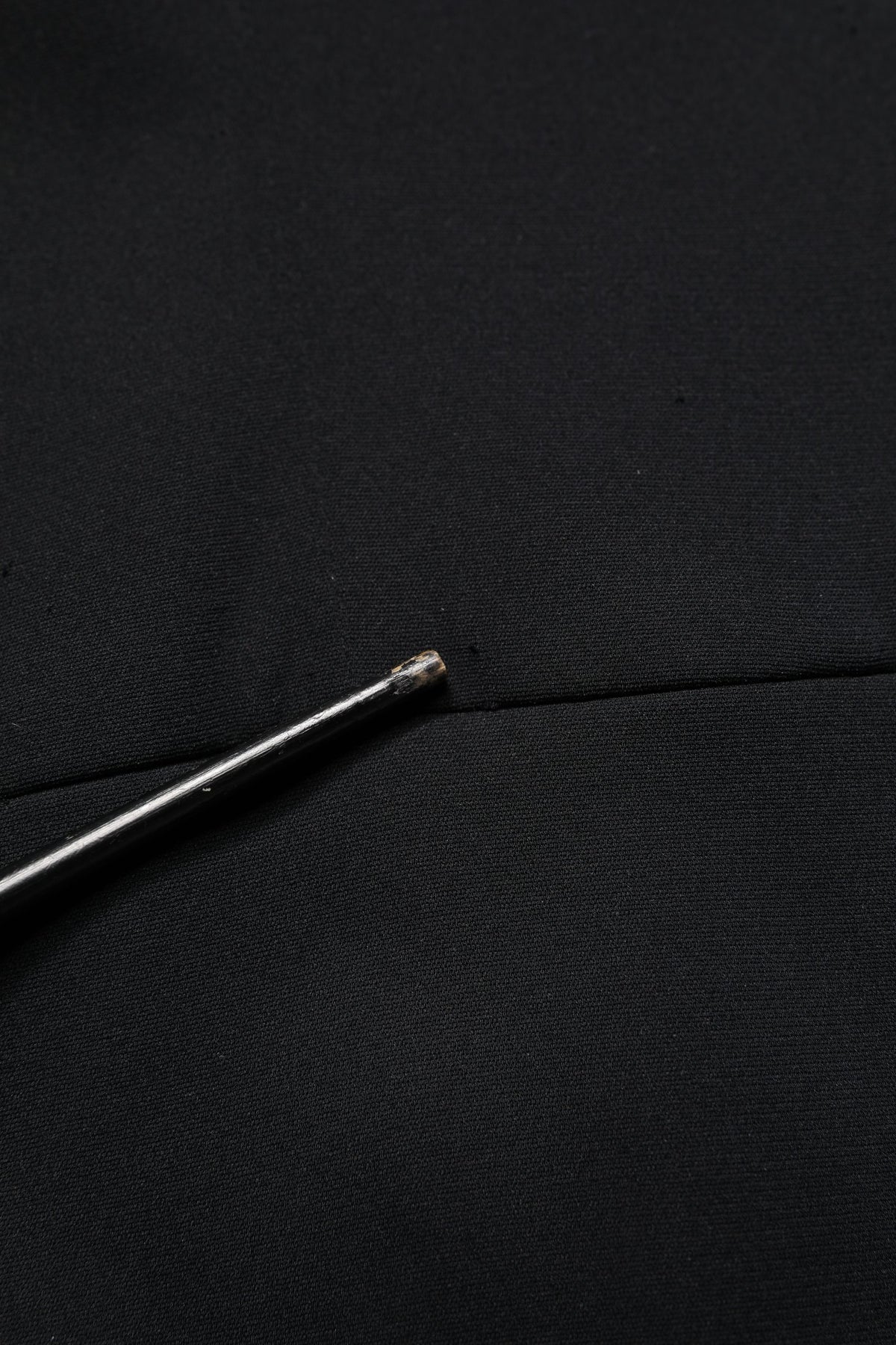 Dolce & Gabbana Maxikleid aus schwarzer Seide mit Knopfleiste