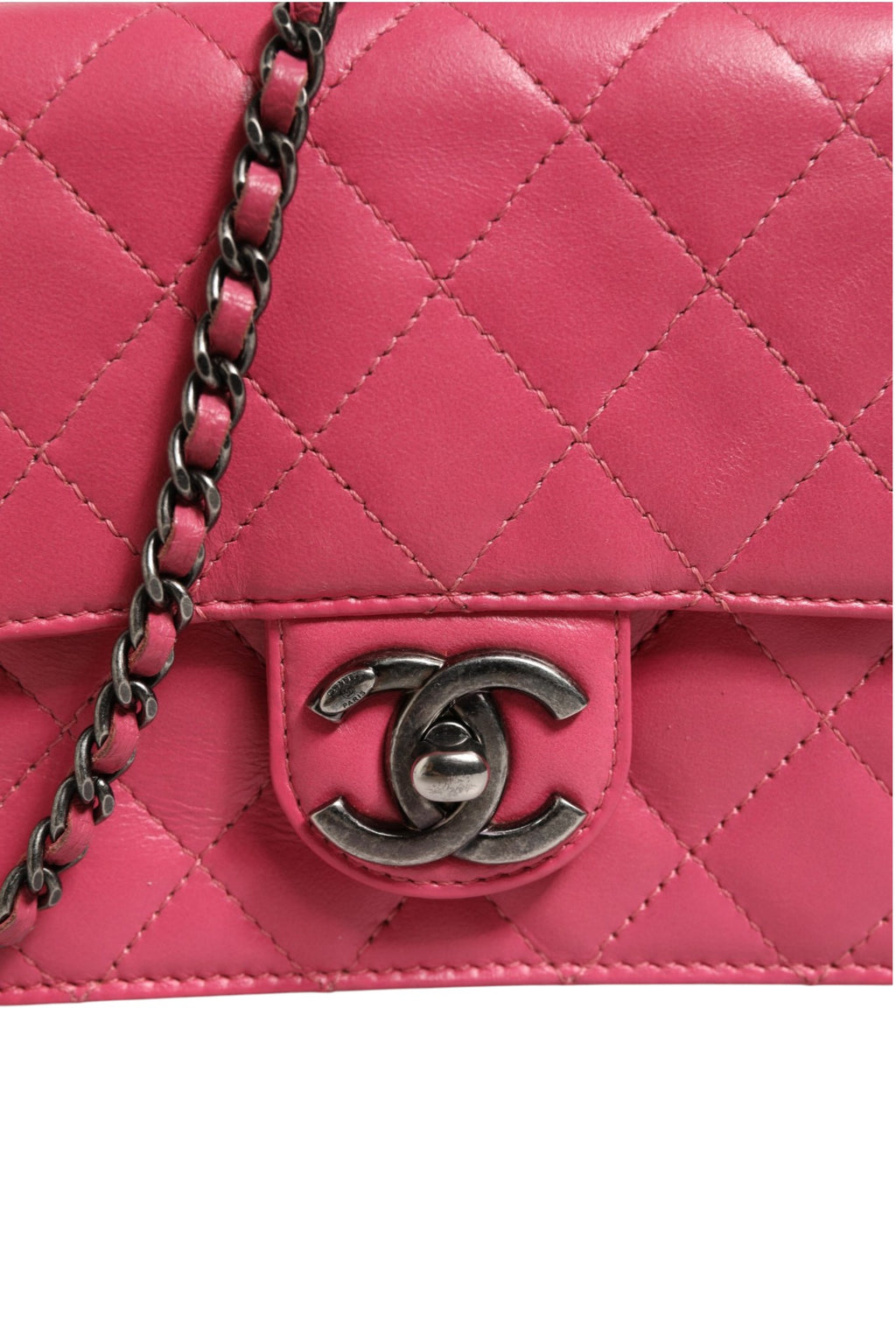 Chanel Pink Shoulder Bag for Women alternate view
