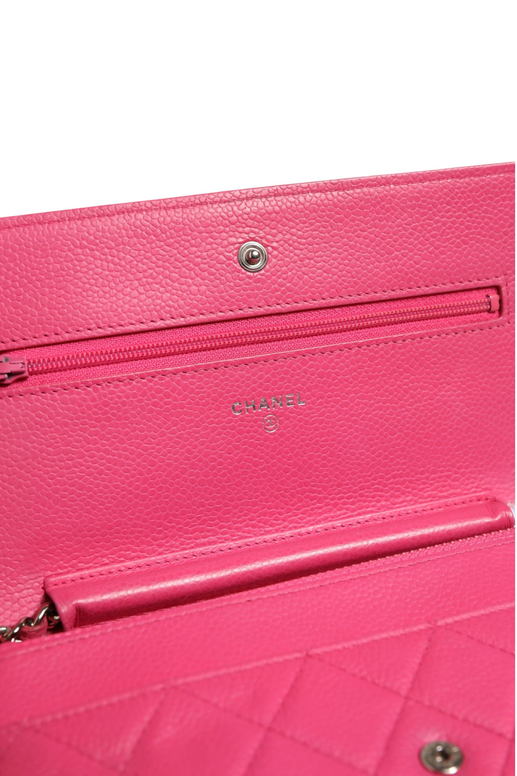 Chanel portefeuille chaîne WOC en agneau matelassé rose, finitions argentées