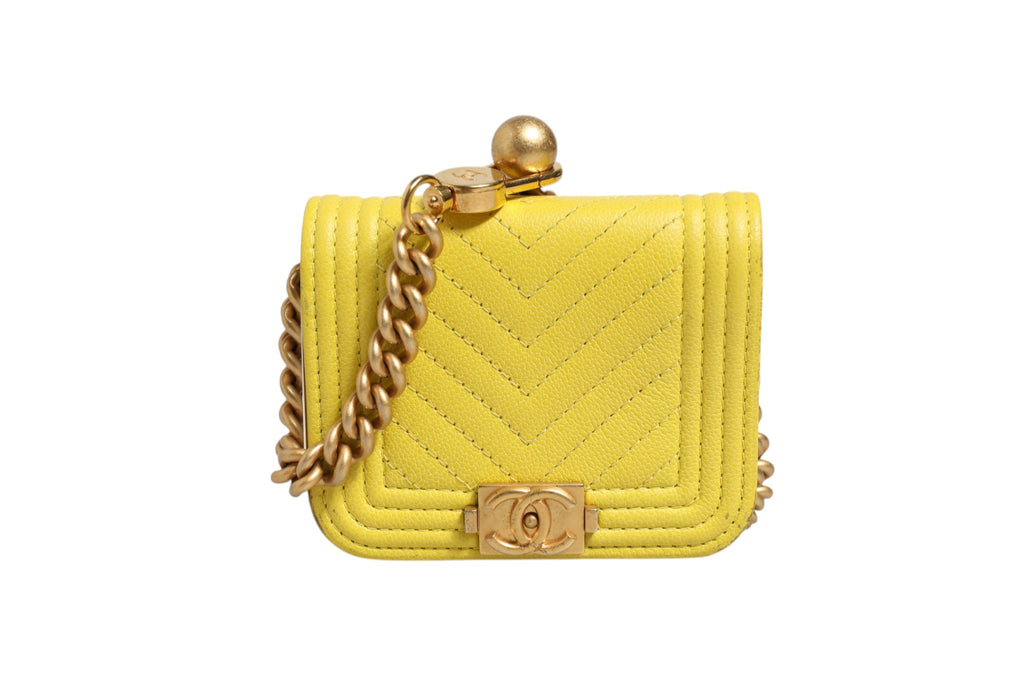 Sac bandoulière Chanel en cuir jaune