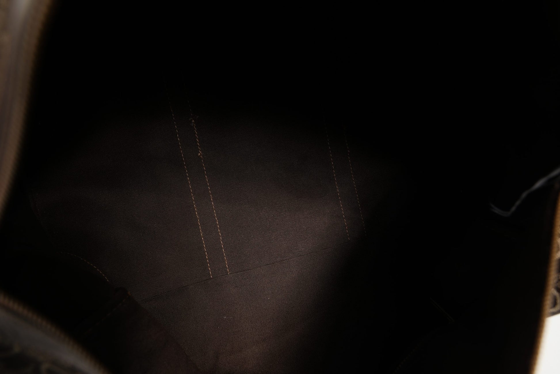 Sac polochon Céline marron foncé et logo doré