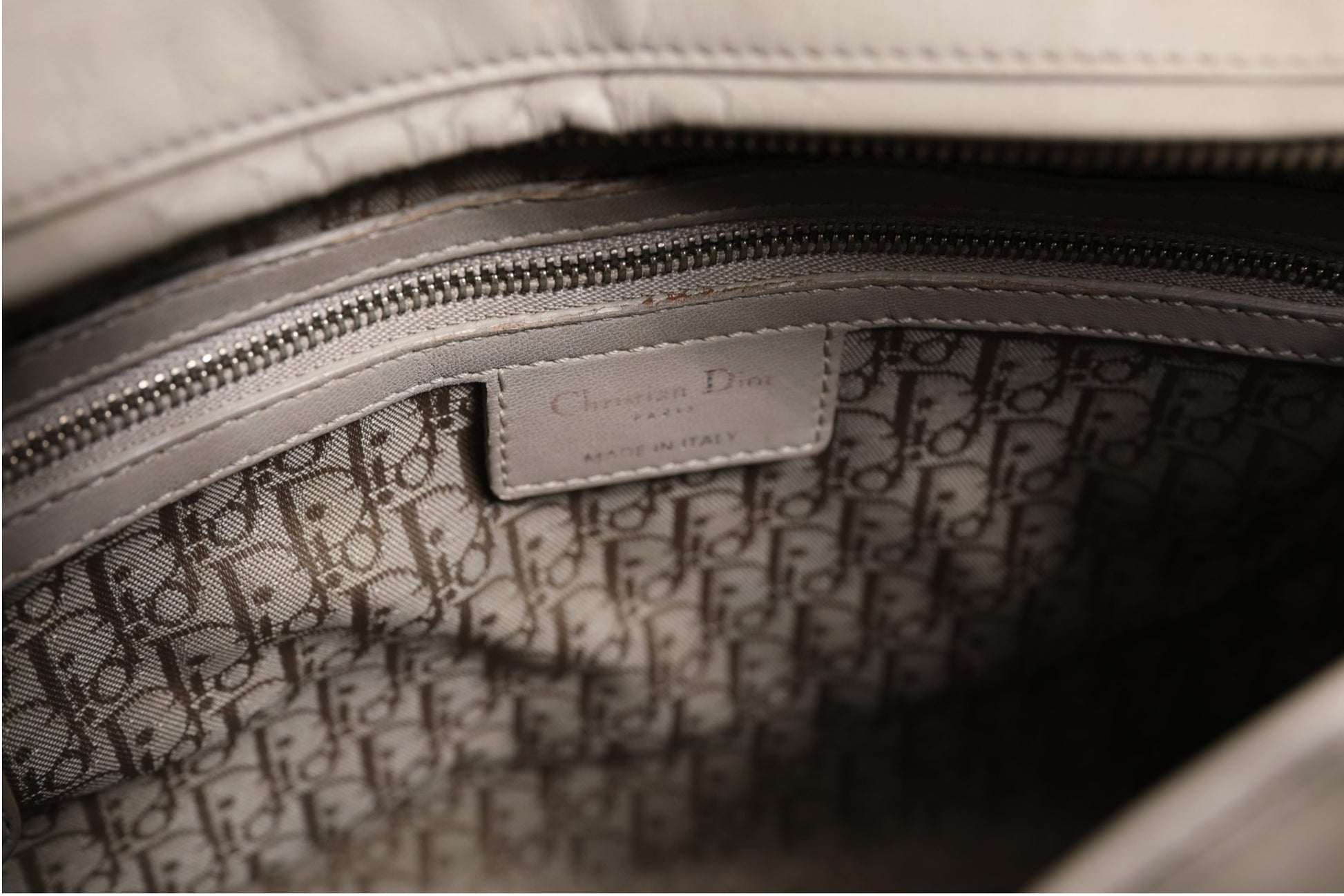 Sac Christian Dior Lady Dior grand modèle en agneau Cannage gris