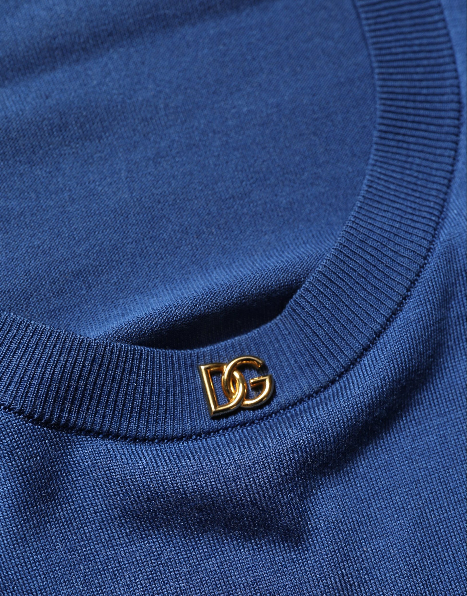 Pull en soie bleu Dolce & Gabbana avec logo DG et col rond