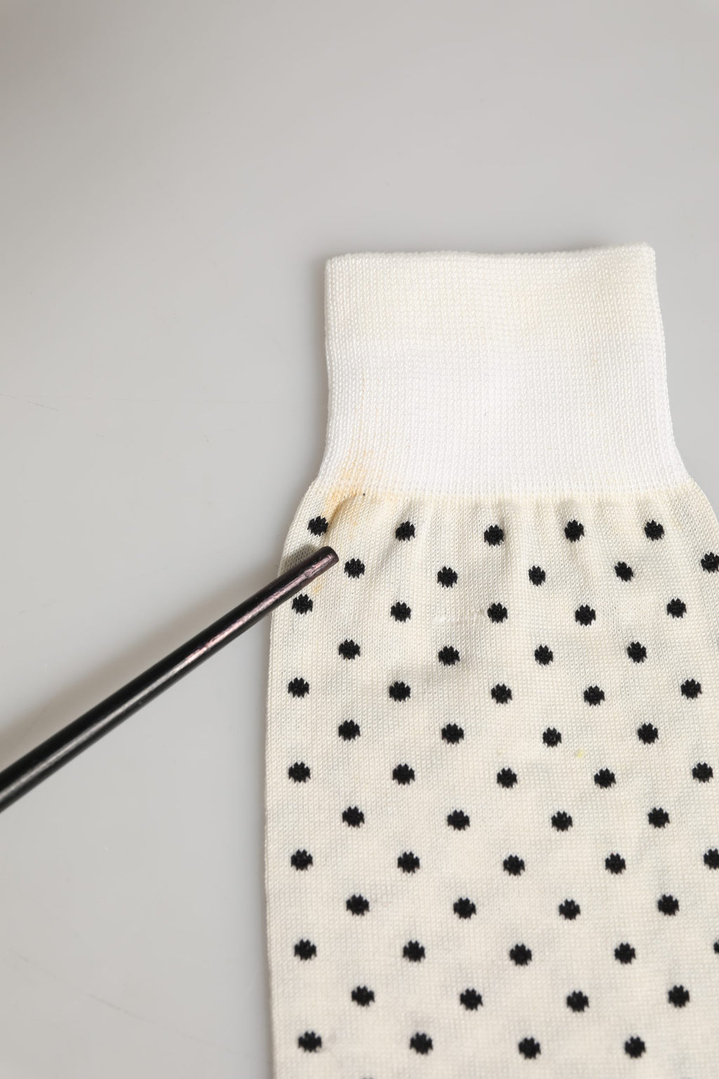 Dolce & Gabbana Off-White Baumwoll-Socken mit Polka-Dots, wadenlang