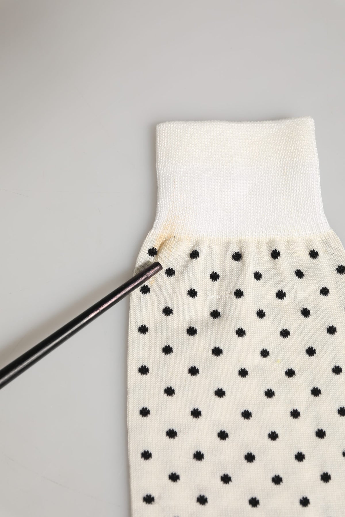 Dolce & Gabbana Off-White Baumwoll-Socken mit Polka-Dots, wadenlang