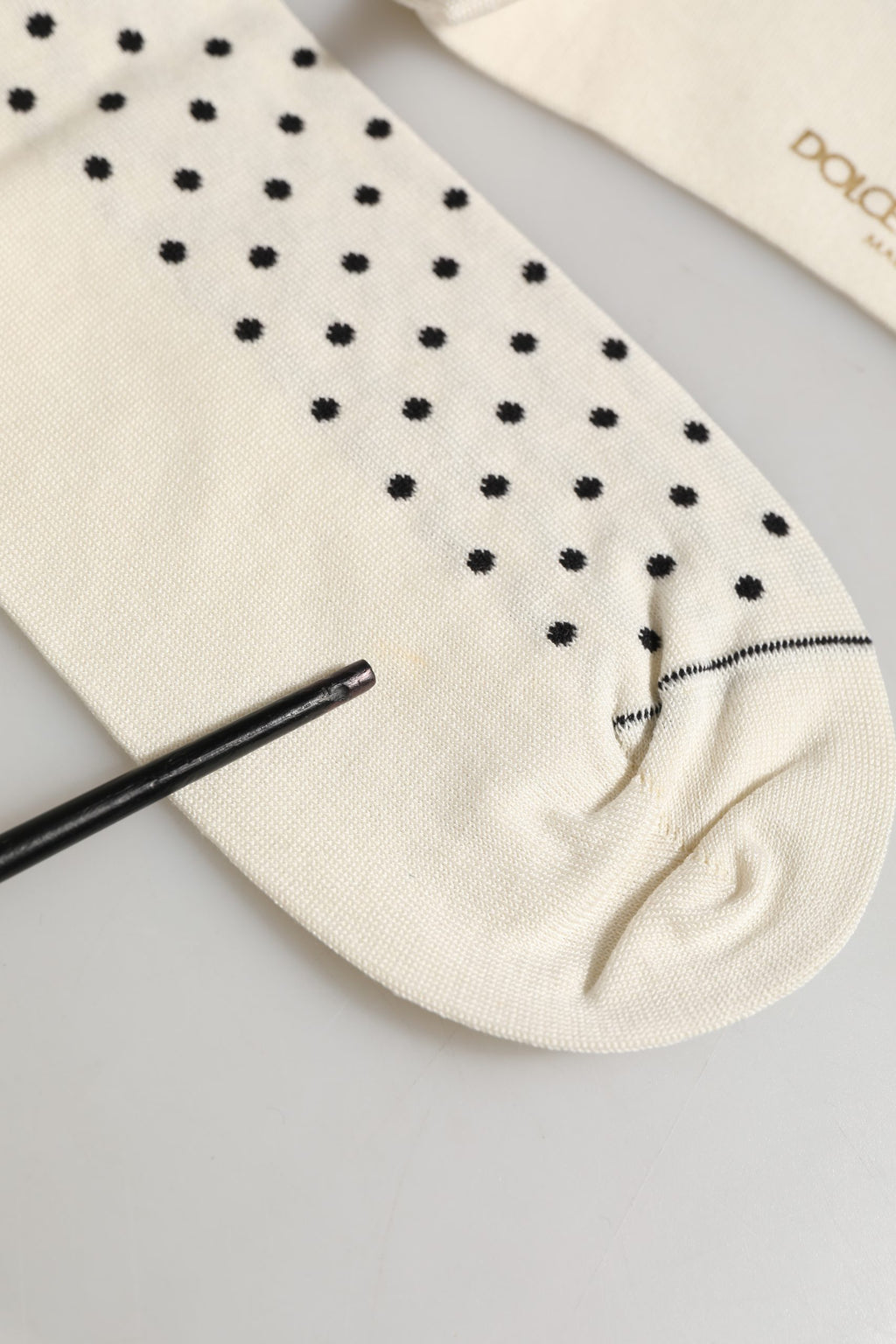 Dolce & Gabbana Off-White Baumwoll-Socken mit Polka-Dots, wadenlang