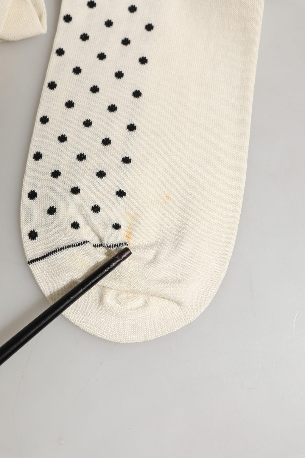 Dolce & Gabbana Off-White Baumwoll-Socken mit Polka-Dots, wadenlang