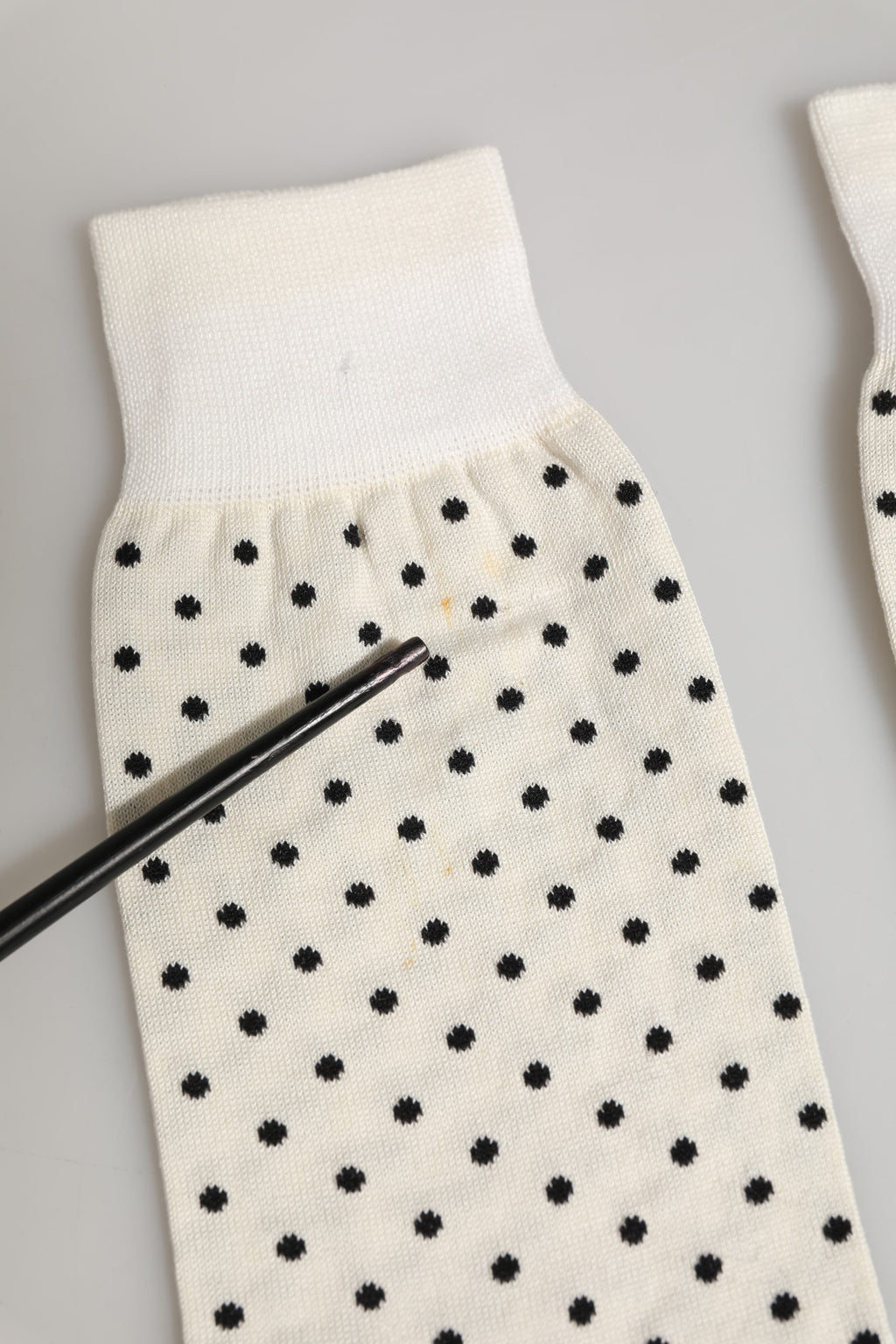 Dolce & Gabbana Off-White Baumwoll-Socken mit Polka-Dots, wadenlang