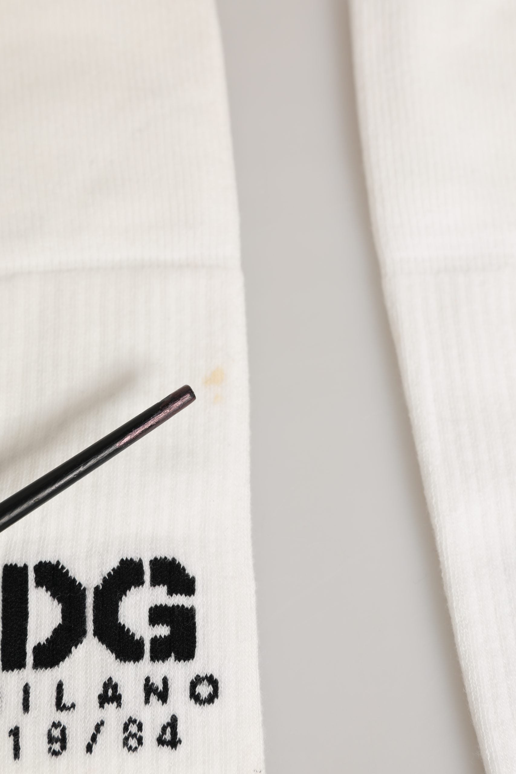 Dolce & Gabbana Men White Cotton Over The Calf Accessory Socks