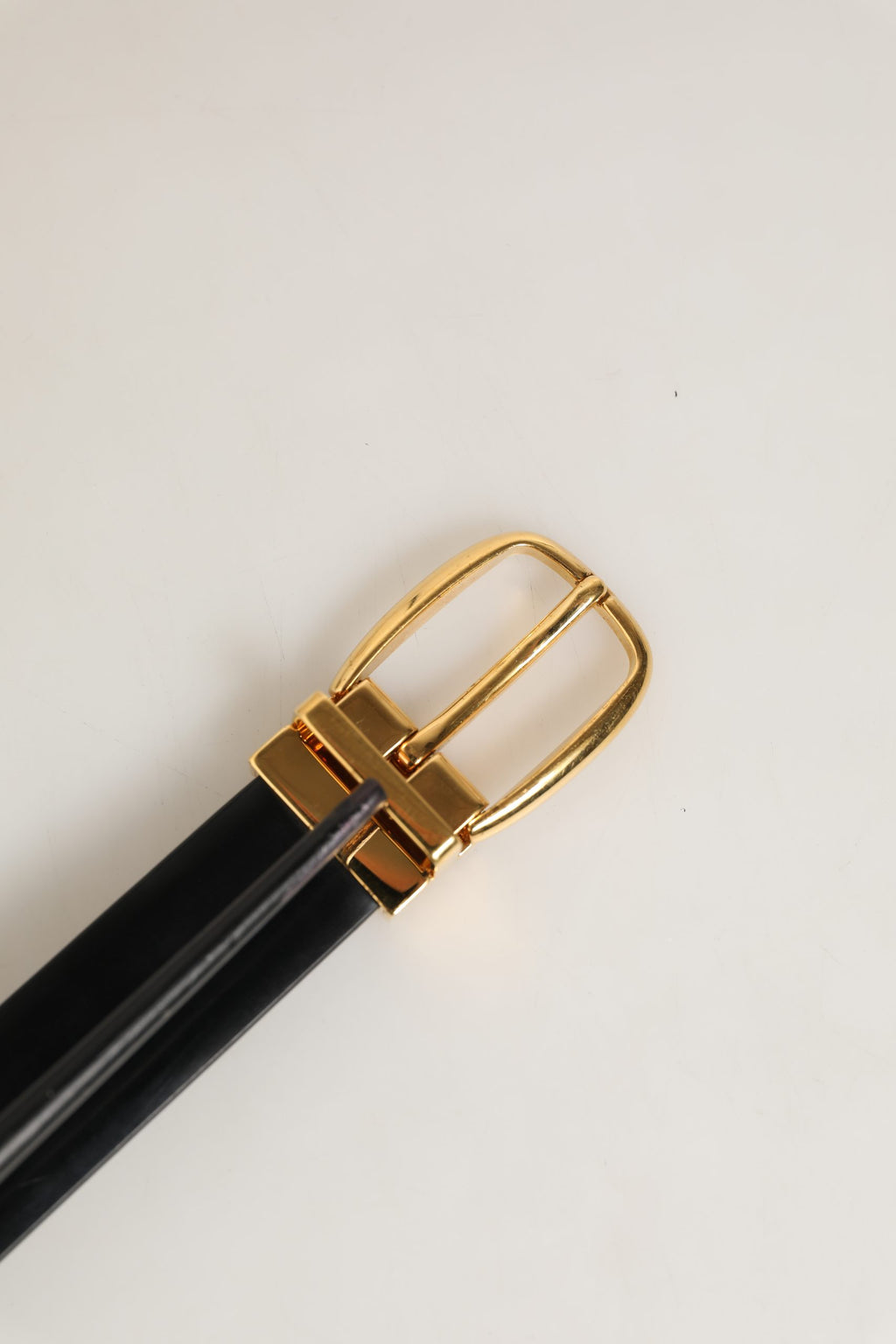 Dolce & Gabbana Gürtel aus schwarzem Leder mit goldfarbener Metallschnalle