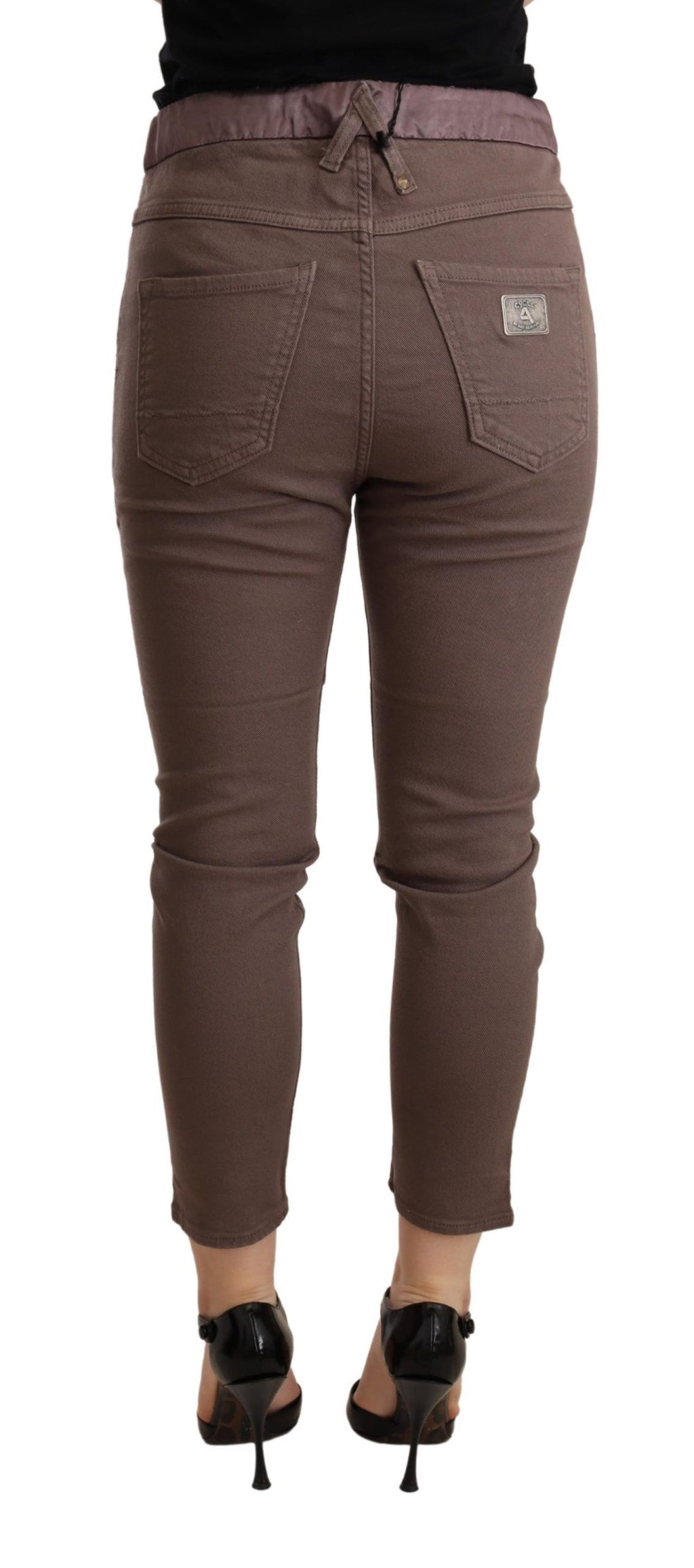 CYCLE – Enge Stretchhose mit mittelhohem Bund, Braun
