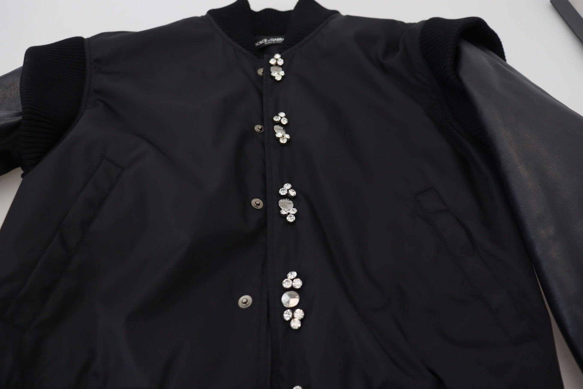 Veste Dolce & Gabbana en nylon noir avec boutons en cristal