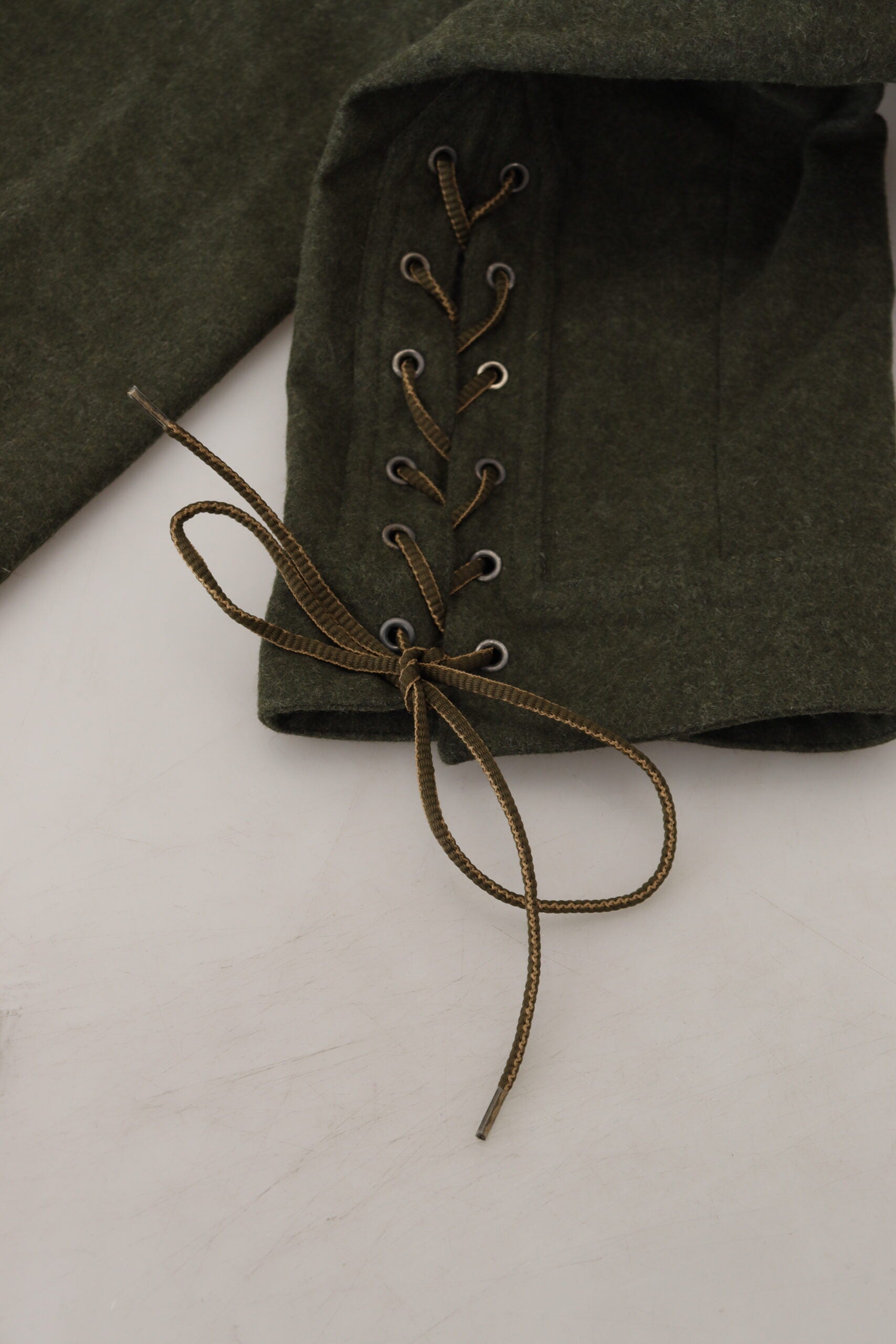 Ermanno Scervino – Grüne, schmal zulaufende Hose für Damen mit Schnürung