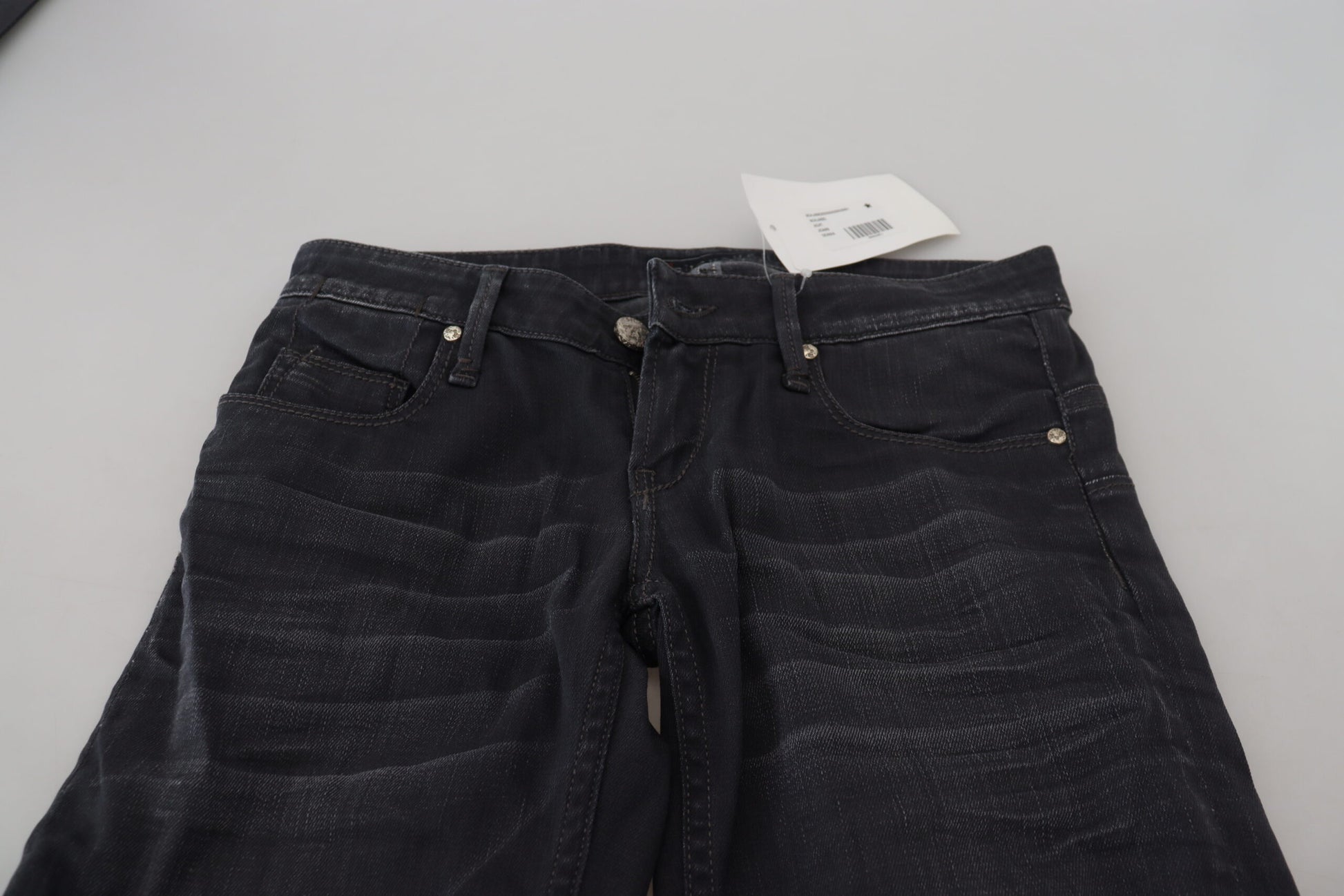 Jeans en jean de coton coupe slim taille basse délavés noir Acht